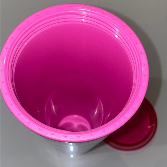 Starbucks Limited Edition Holiday 2023 Hot Pink / Color Changing Venti Tumbler - Picture 4 of 7